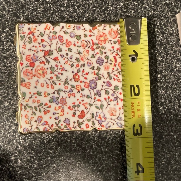 NIB Vintage KINGSLEY Compact folding Mirror
Plain & Magnifying - Picture 11 of 12